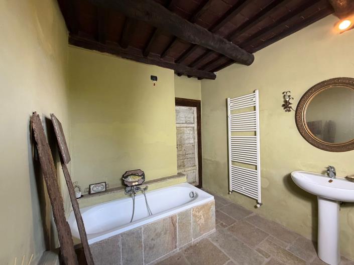 Image No.6-3 Bed House for sale
