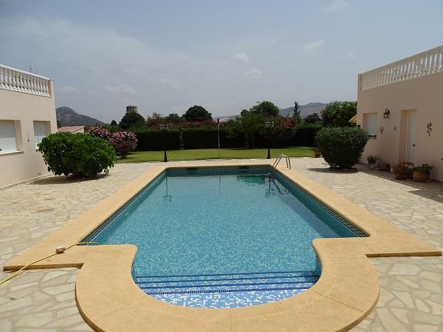 Image No.2-4 Bed Townhouse for sale