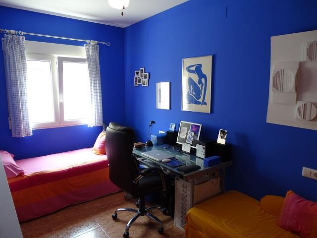 Image No.17-4 Bed Townhouse for sale