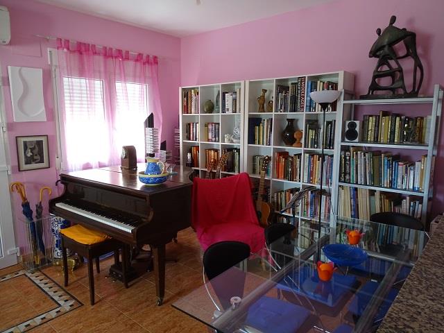 Image No.19-4 Bed Townhouse for sale