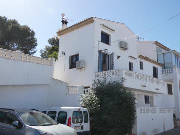 4 Bed Villa for sale
