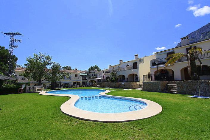 Image No.1-3 Bed Townhouse for sale