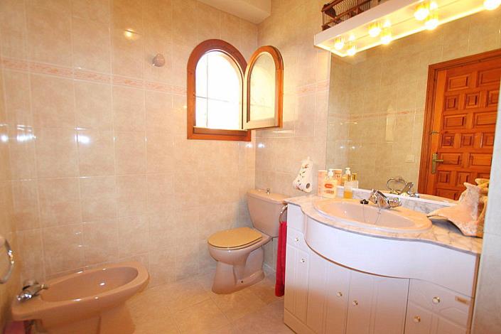 Image No.18-3 Bed Townhouse for sale