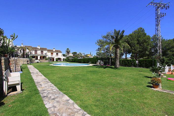 Image No.26-3 Bed Townhouse for sale