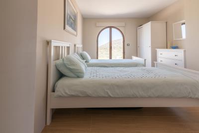 12-Guest-Bedroom-2