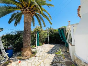 3-casassingulares-propiedades_6465158a288ed-source