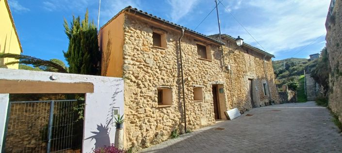 Image No.20-3 Bed Townhouse for sale