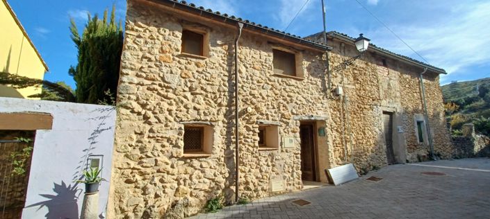 Image No.21-3 Bed Townhouse for sale