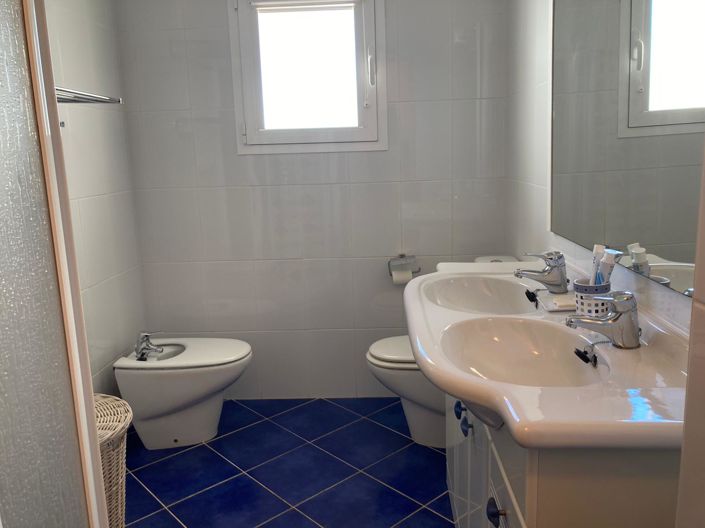 Image No.16-2 Bed Townhouse for sale