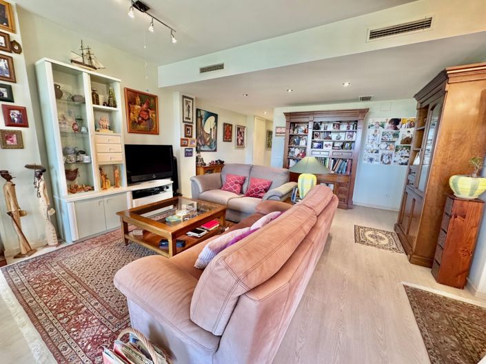 Image No.8-3 Bed Apartment for sale