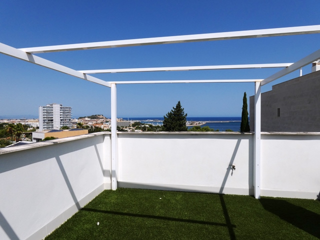 Image No.1-4 Bed Property for sale