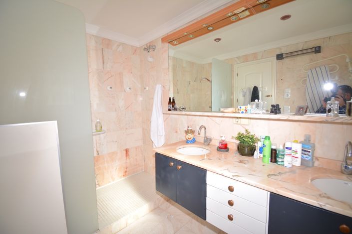 Image No.23-5 Bed Villa for sale