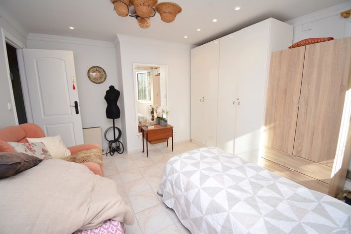 Image No.26-5 Bed Villa for sale