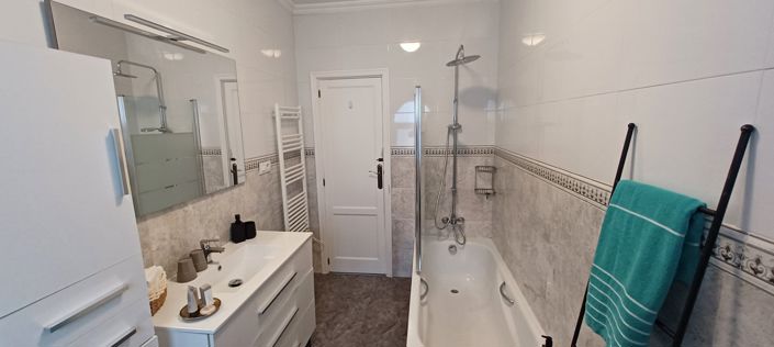 Image No.14-3 Bed Villa for sale