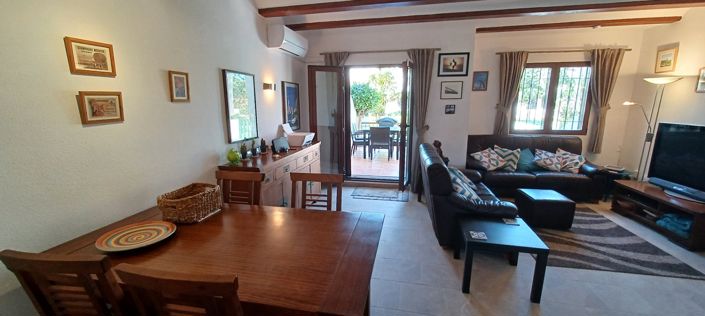 Image No.10-3 Bed Property for sale