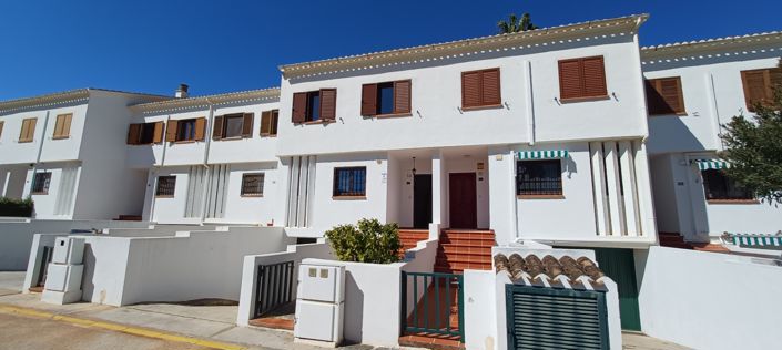 Image No.34-3 Bed Property for sale