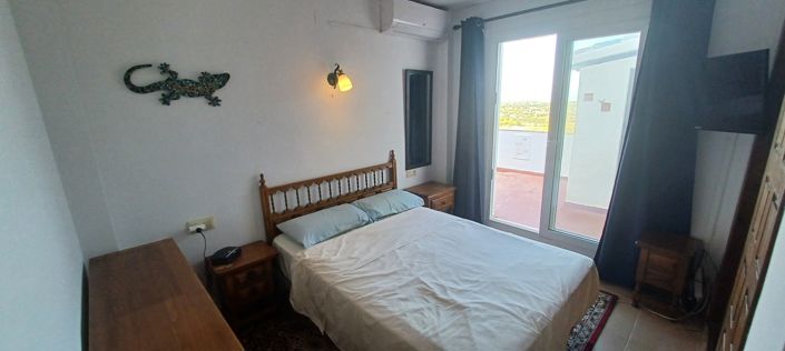 Image No.21-2 Bed Apartment for sale