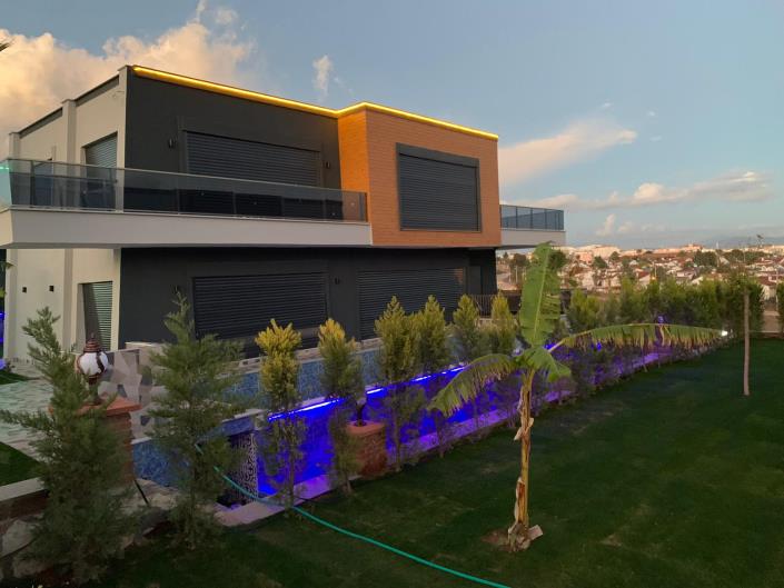 Image No.1-6 Bed Villa / Detached for sale