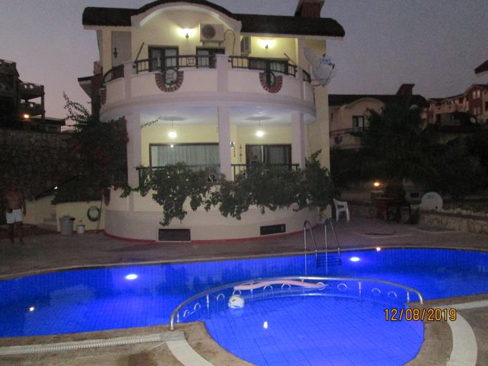 Image No.1-Villa de 4 chambres à vendre à Altinkum