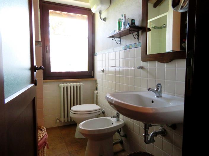 Image No.25-2 Bed Cottage for sale