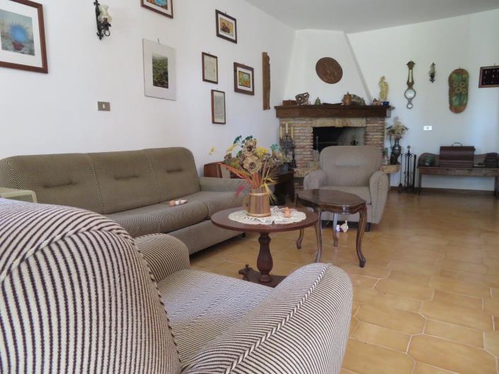 Image No.13-3 Bed House for sale