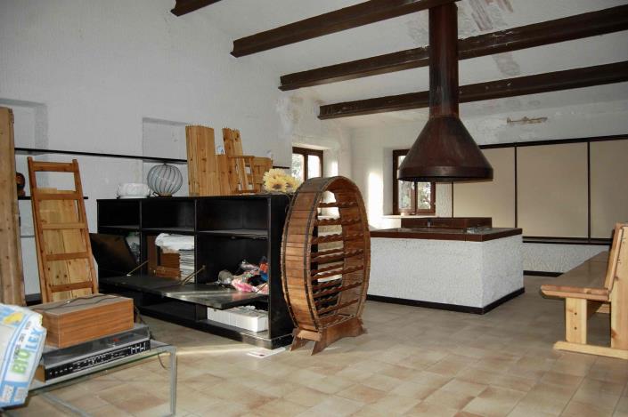 Image No.18-4 Bed Country House for sale