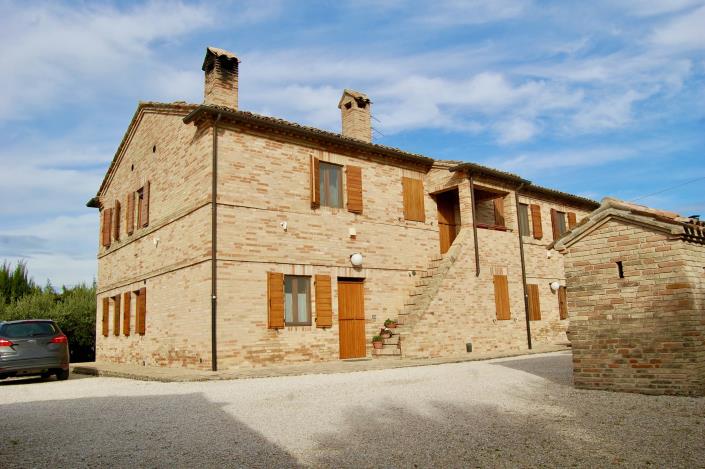 Image No.5-6 Bed Country House for sale