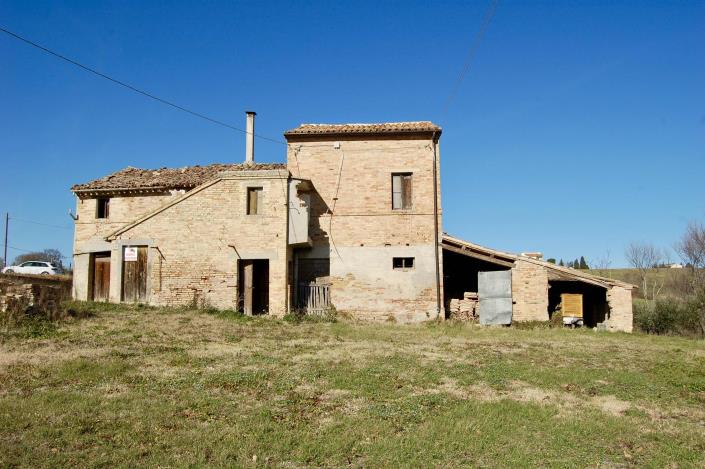 Image No.11-4 Bed Farmhouse for sale