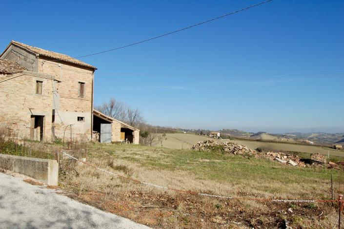 Image No.12-4 Bed Farmhouse for sale