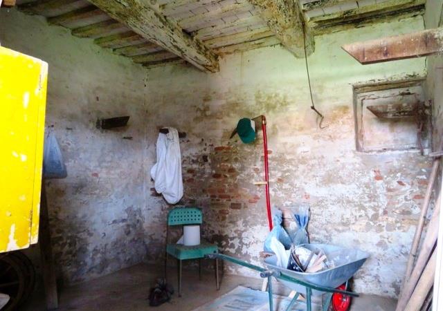 Image No.18-4 Bed Farmhouse for sale