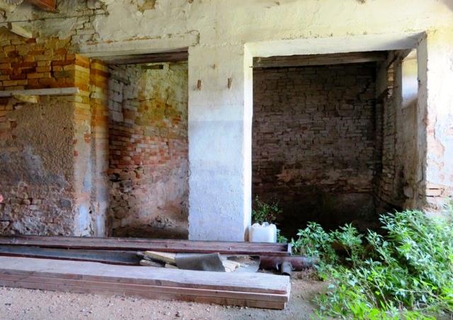 Image No.17-4 Bed Farmhouse for sale