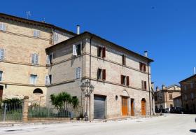 Image No.2-Maison de ville de 8 chambres à vendre à Rapagnano