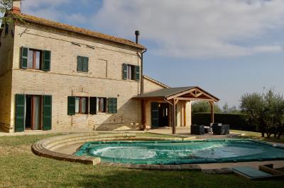 2 Bed Country House for sale