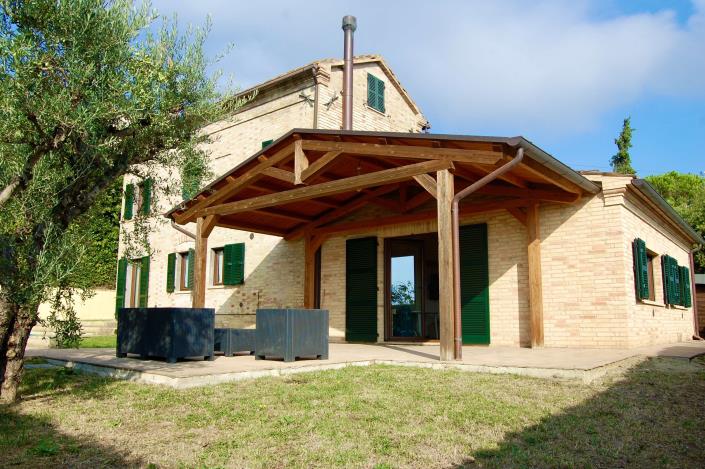 Image No.6-2 Bed Country House for sale