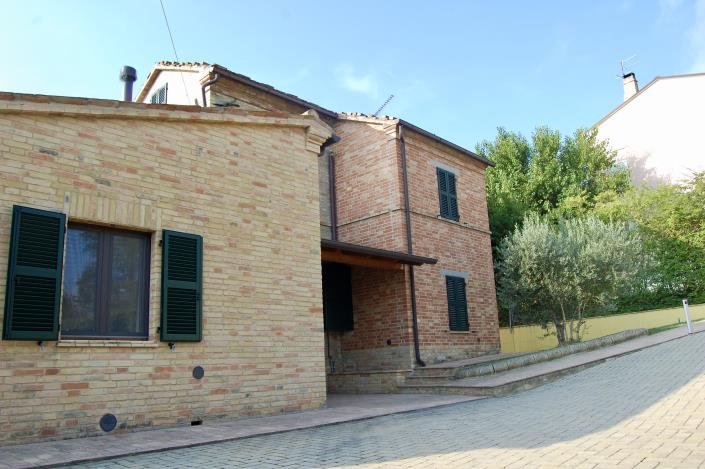 Image No.4-2 Bed Country House for sale