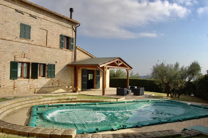 Image No.8-2 Bed Country House for sale