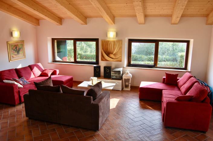 Image No.12-2 Bed Country House for sale