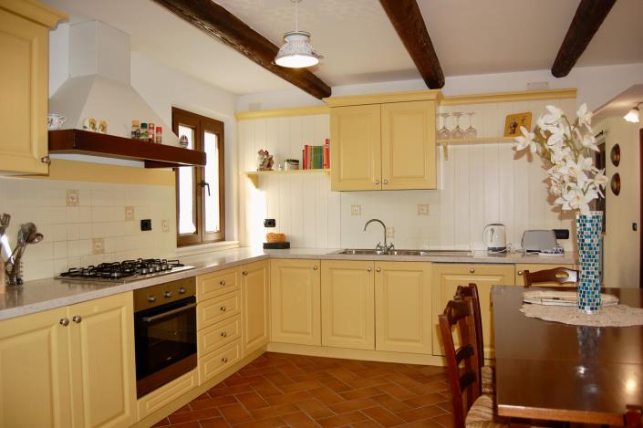 Image No.13-2 Bed Country House for sale