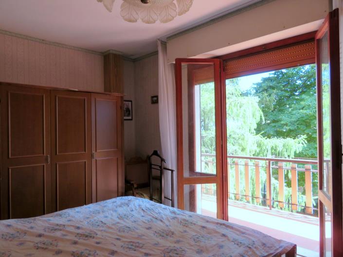 Image No.19-3 Bed Cottage for sale