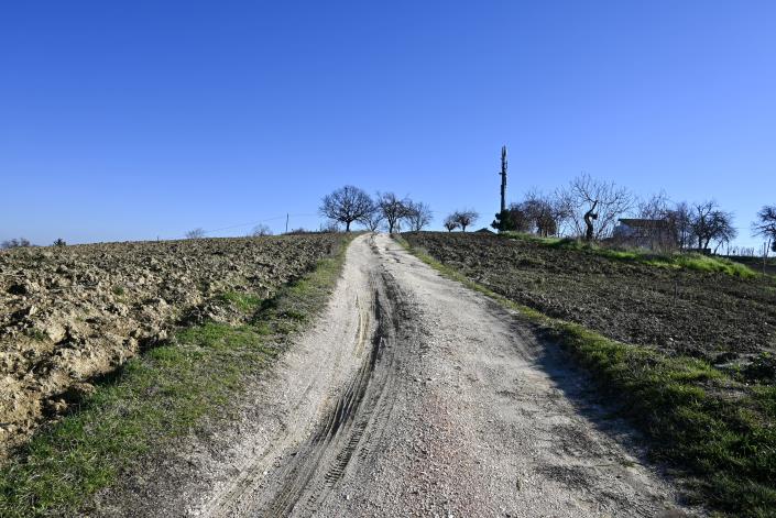 Image No.2-3 Bed Farmhouse for sale