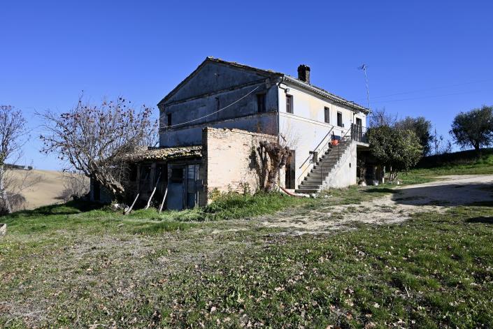 Image No.8-3 Bed Farmhouse for sale