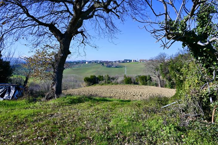 Image No.10-3 Bed Farmhouse for sale