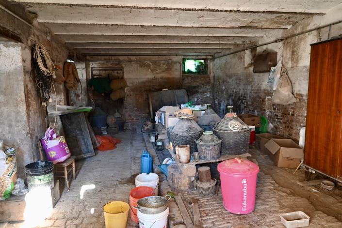 Image No.11-3 Bed Farmhouse for sale