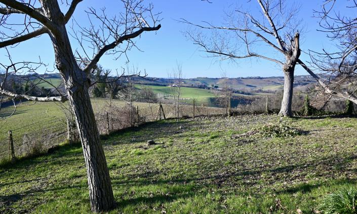 Image No.15-4 Bed Farmhouse for sale