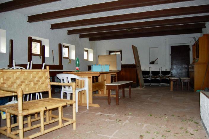 Image No.17-4 Bed Farmhouse for sale