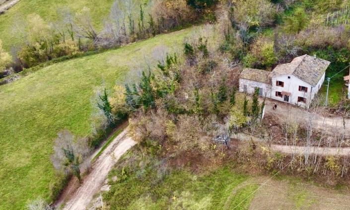 Image No.2-Ferme de 3 chambres à vendre à Sarnano