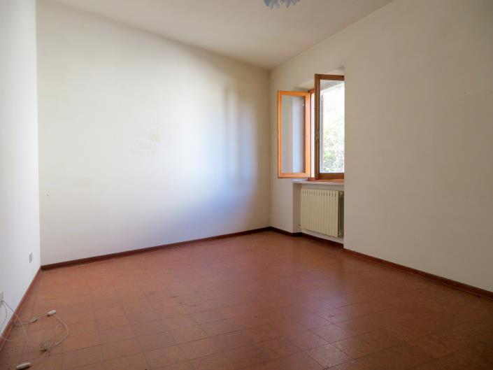 Image No.9-Ferme de 3 chambres à vendre à Sarnano