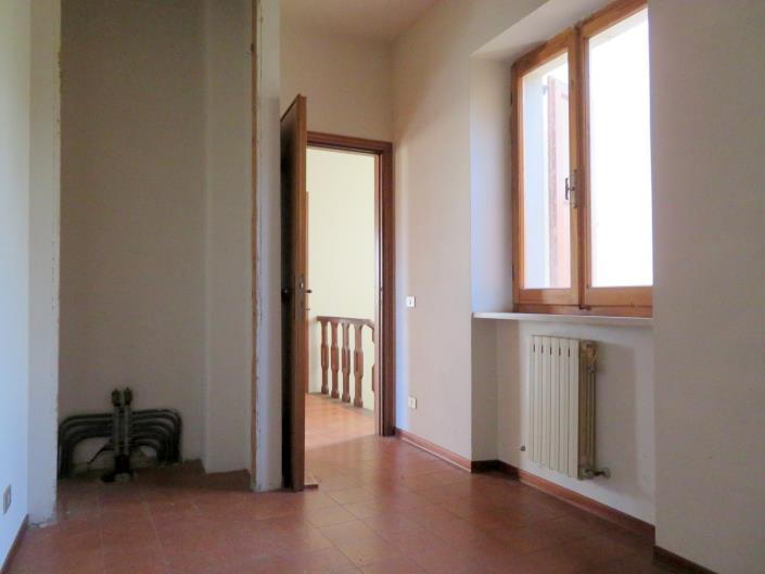 Image No.15-Ferme de 3 chambres à vendre à Sarnano