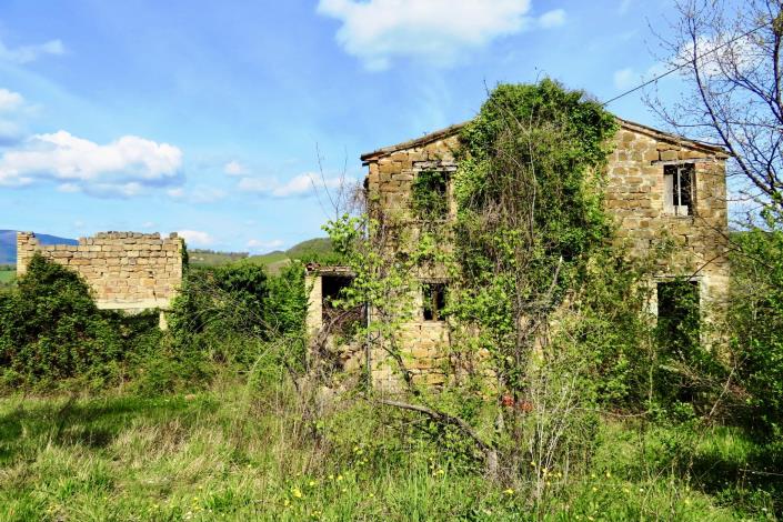 Image No.10-3 Bed Country Property for sale