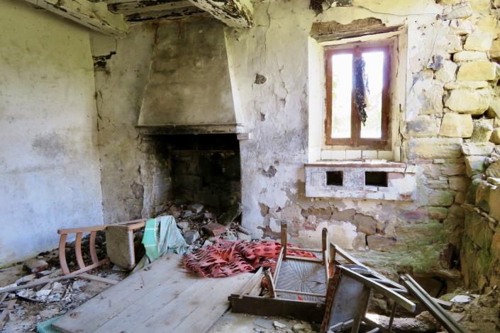 Image No.15-3 Bed Country Property for sale